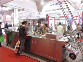 佑天元参加2012年11月北京肉展